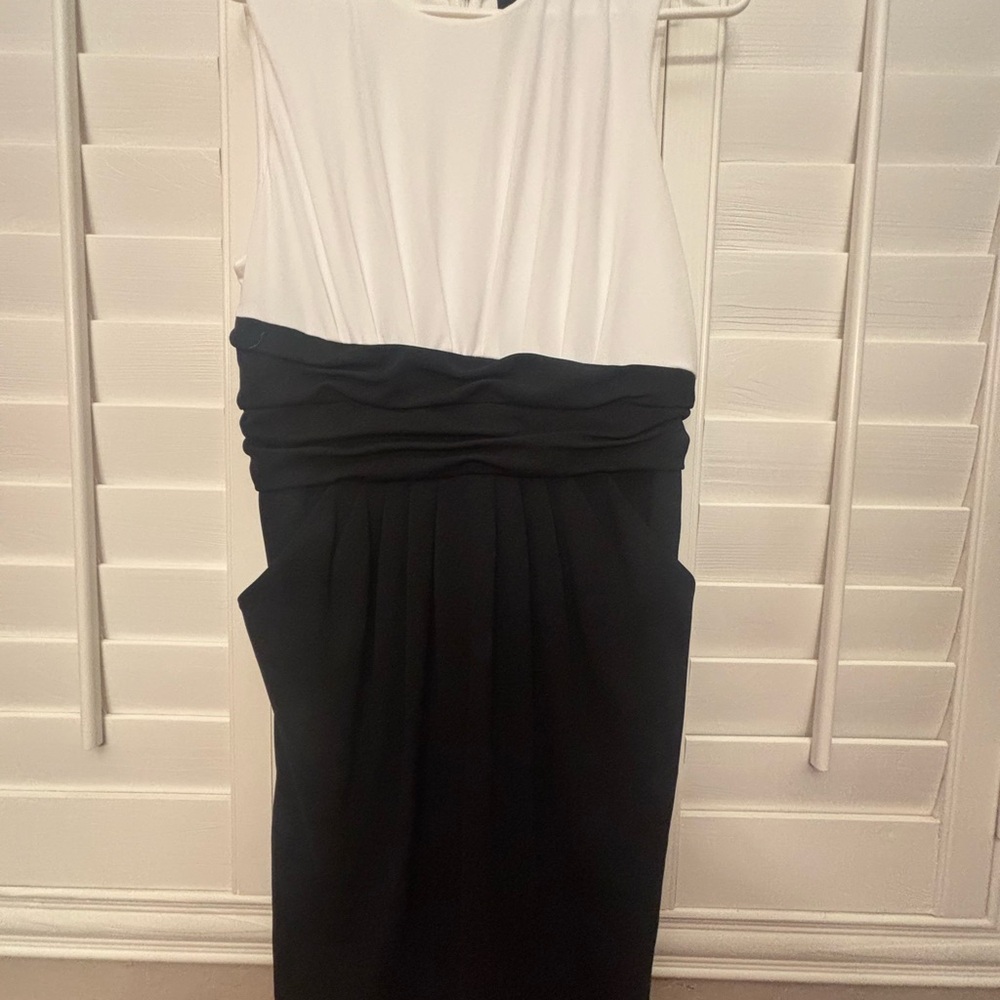 DKNY Colorblocked Black Ruched sheath Midi Dress-size 10